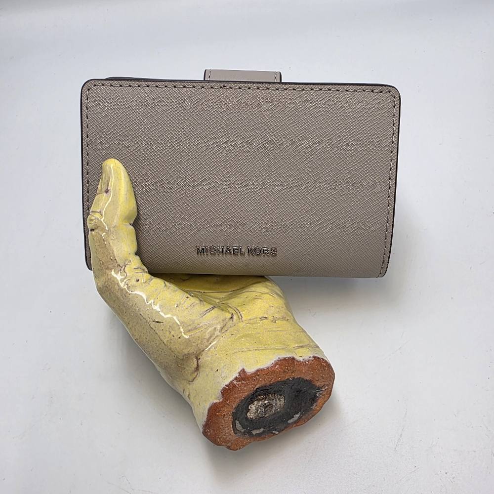 Michael Kors Gray Saffiano Leather Bifold Wallet Snap MK Logo Zip Coin NWOT - Picture 5 of 11